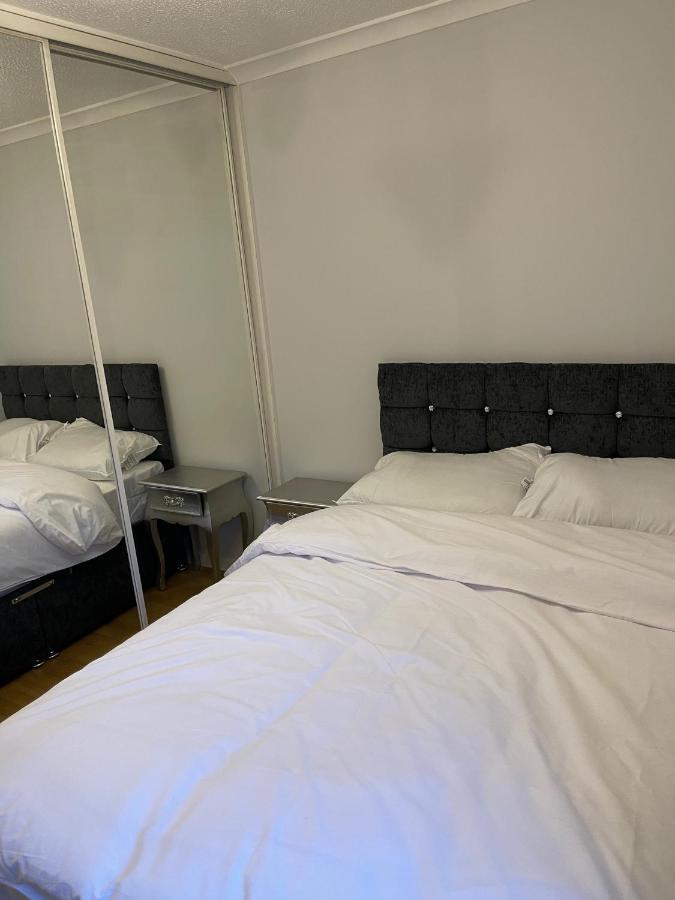 2 Bed Contemporary Apartment Glasgow Free Parking Netflix Sleeps 4 Eksteriør bilde